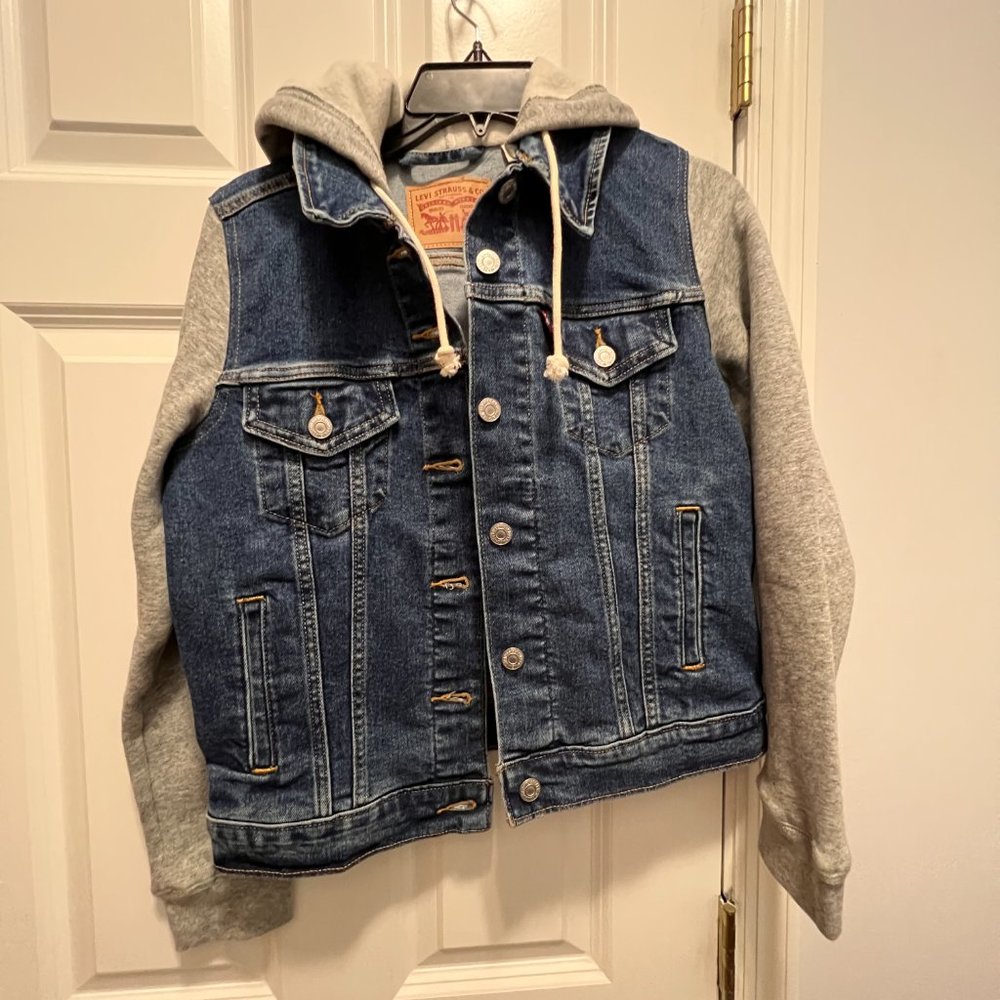 Levi Strauss blue denim small Trucker jacket NWT with hoodie